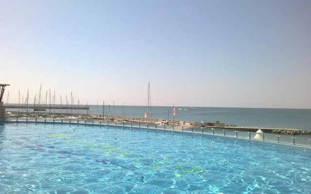 Marina City Hotel