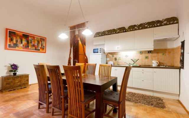 Maharaja Apartments and Rooms