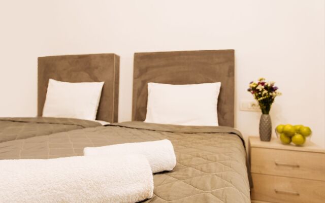 Nikos Hotel