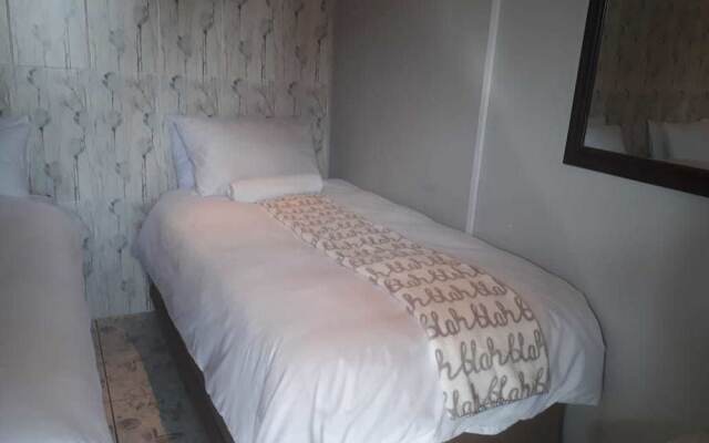 Legae Larona Guest House