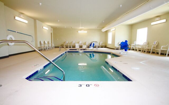 Cobblestone Hotel & Suites – Devils Lake