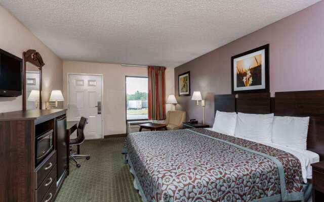 Days Inn by Wyndham Lugoff