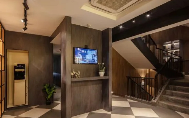 Iforest Hostel (Jing'an Temple Metro Station)