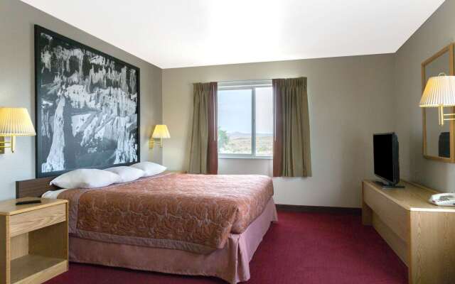 Super 8 by Wyndham Green River