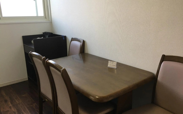 レオ小岩 301号室