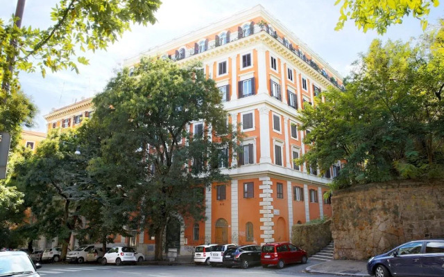 Quiet and Cozy Trastevere Hideaway