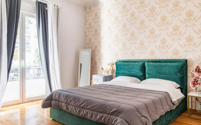 New Huge 5bdr/2bath Apt(+Netflix)/1min Toacropolis