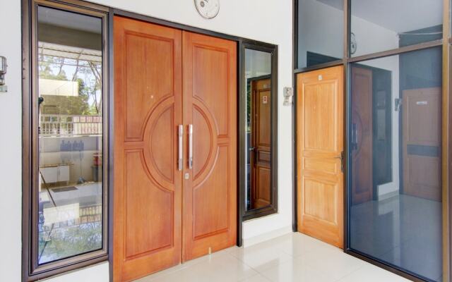 OYO Life 89990 Kost Waterfront 75 Sub