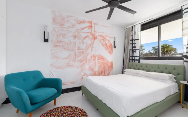 Bright Tamarama 2-bed With Balcony Water View – Guest Rooms – Sydney