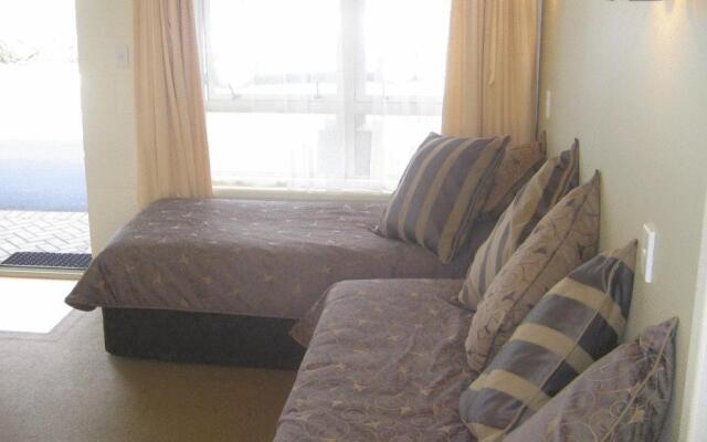 Shortland Court Motel