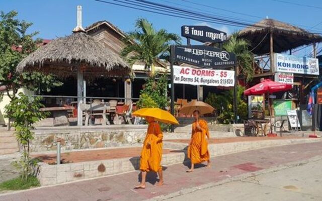 Serendipity Beach Hostel