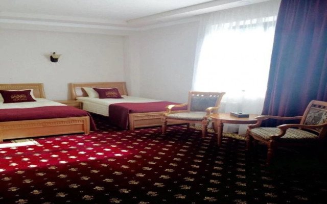 Nairi Hotel