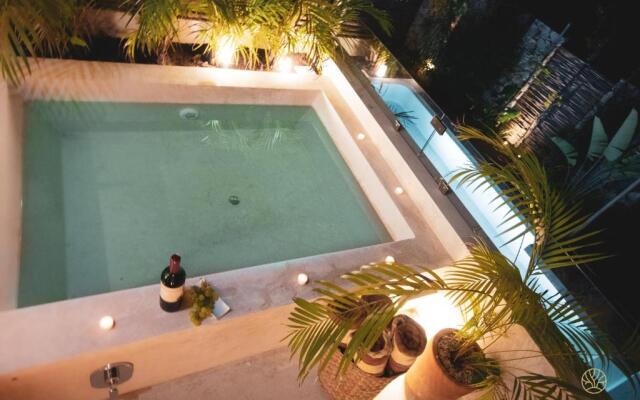 Spacious 2BR apt   Wide balcony w/tub & Yoga deck