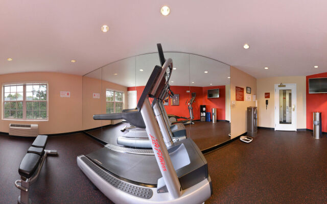 Candlewood Suites St. Louis - St. Charles