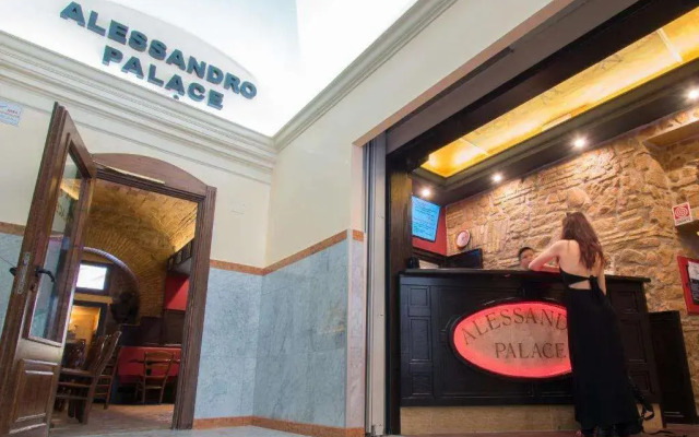 Alessandro Palace & Bar - Hostel