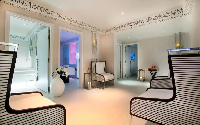 Five Seas by Inwood Hotels