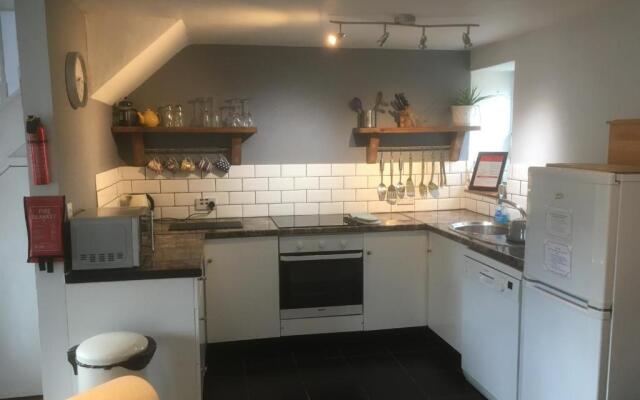Maesnewydd Cottage