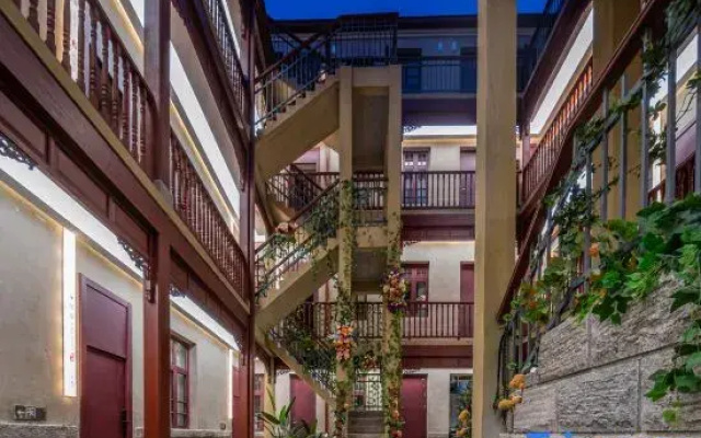 AWISHHOTEL Yuanwang Homestay (Qingdao Zhanqiao Zhongshan Road)