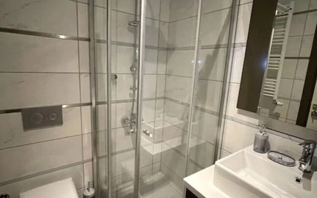 Brand-new Luxurious Studio Near Mall of Istanbul