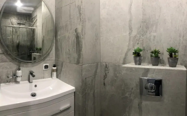Central Bay Studios. 7min Station, Arbat Street