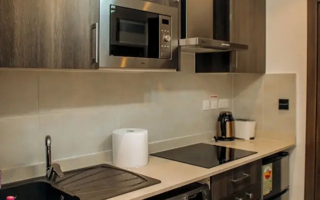 Luxury Apartment at Embassy