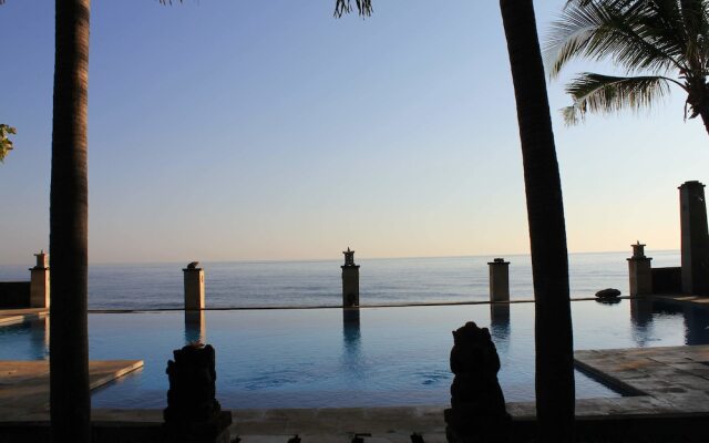 The Ning Beach & Villa