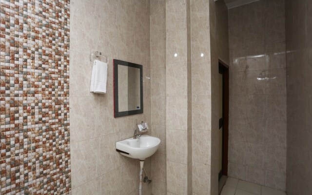 OYO 22665 Hotel Dev Shree