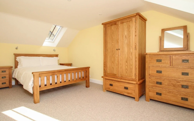 The Stables, Burton Bradstock