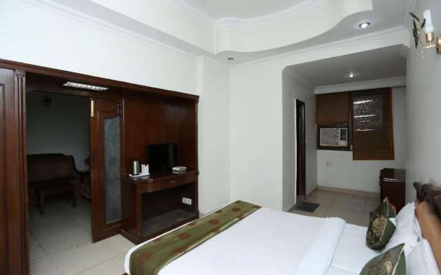 Revking at Hotel Batra