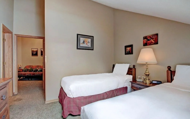 River Mnt Lodge W323