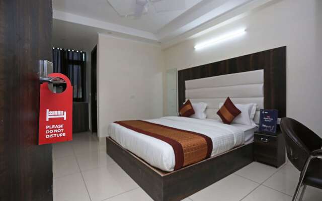 OYO 9147 Hotel Aerostay