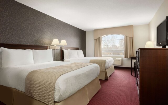 Days Inn & Suites by Wyndham Brandon