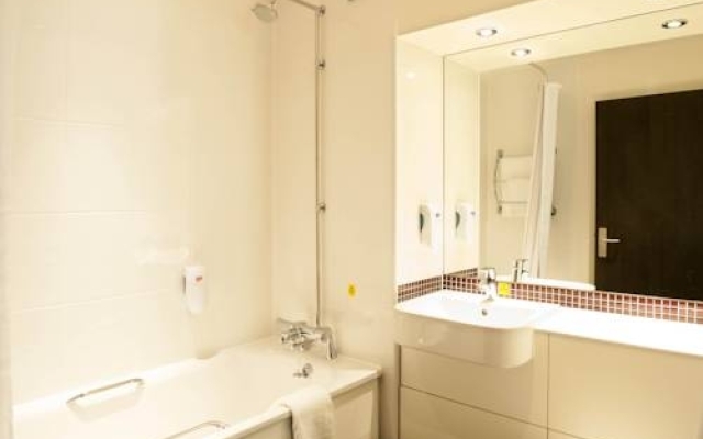 Premier Inn Birmingham Broad Street (Brindley Place)