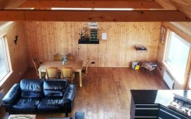 Glass House With Private River And 360 Views