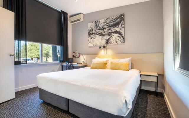 Nightcap at Colyton Hotel