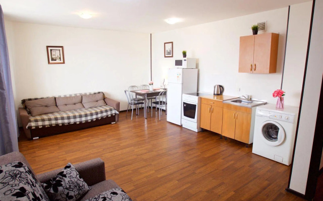 Апартаменты на улице Авиаторов 38