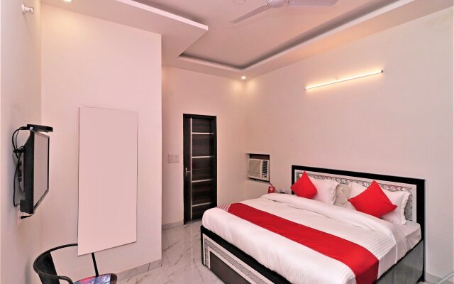 OYO 28576 Laxmi Residency