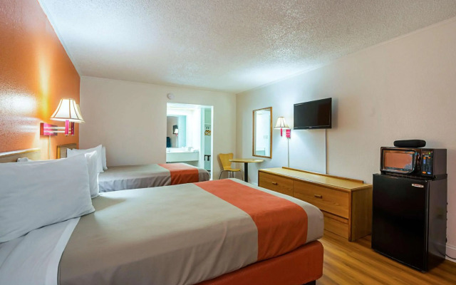 Motel 6 Perry, GA