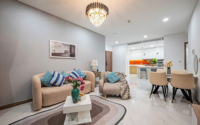 Luxury Sunwah Apartment near Landmark 81 - City View