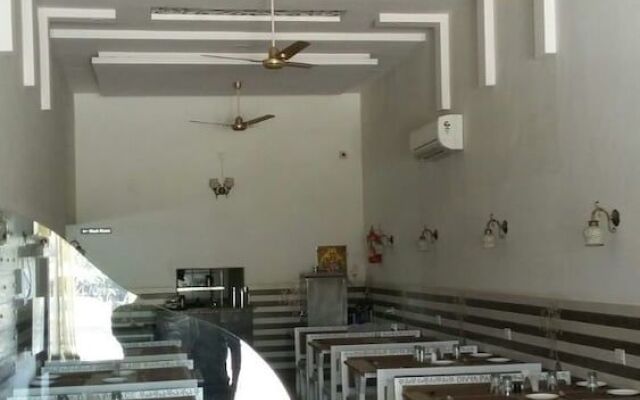 Hotel Divya palace & Restaurent