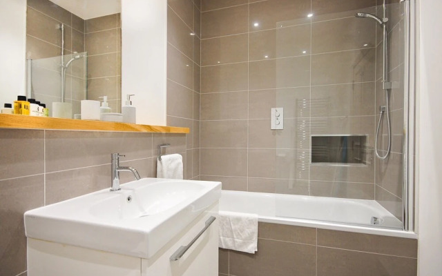 The Craven Hill Residence I - Hen11