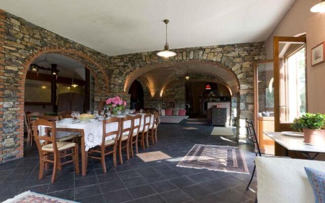 VILLA ARBEIO 8&6, Emma Villas