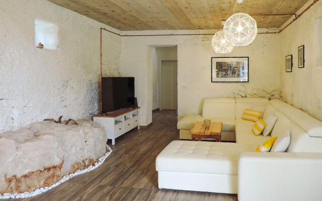 Amazing Home in Labin With Wifi and 6 Bedrooms