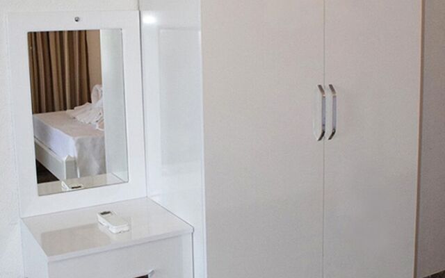 Saranda Teras Pansiyon