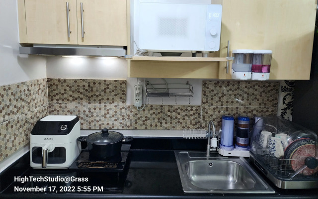 Elegant Studio @ Grass Residences 1-5 persons only, Quezon City