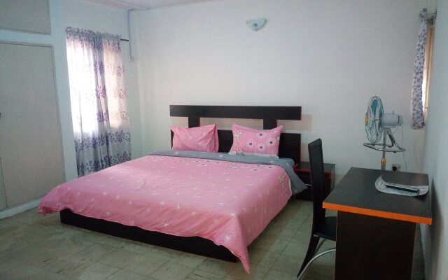 Red Clover Hotel