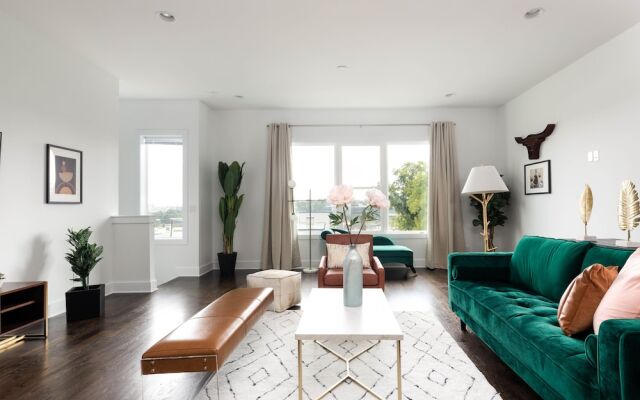 Domio Sylvan Park Vibrant 12BR 3 Houses