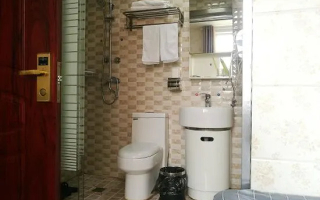 Yangzhong Yizhou Hotel