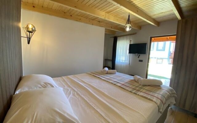 Tinos Otel & Bağ Evi (+12 Yaş)
