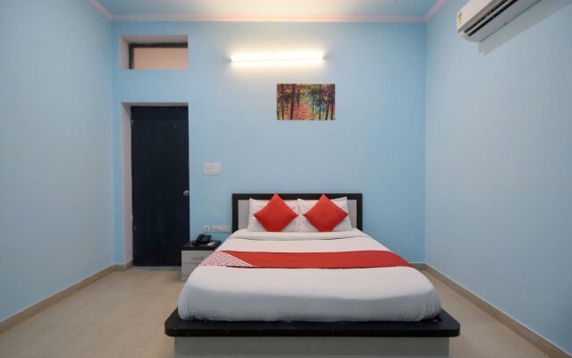 Royal Castillo By OYO Rooms